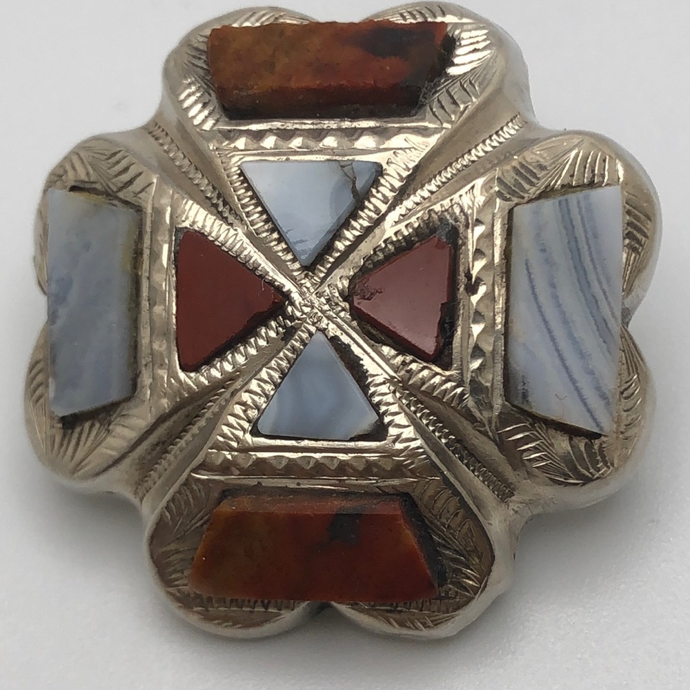 Antique Victorian Scottish Celtic Agate Jasper Bloodstone Pebble Brooch Pin
